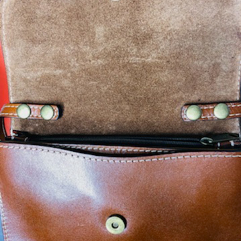 Patricia Nash Crossbody w/wristlet